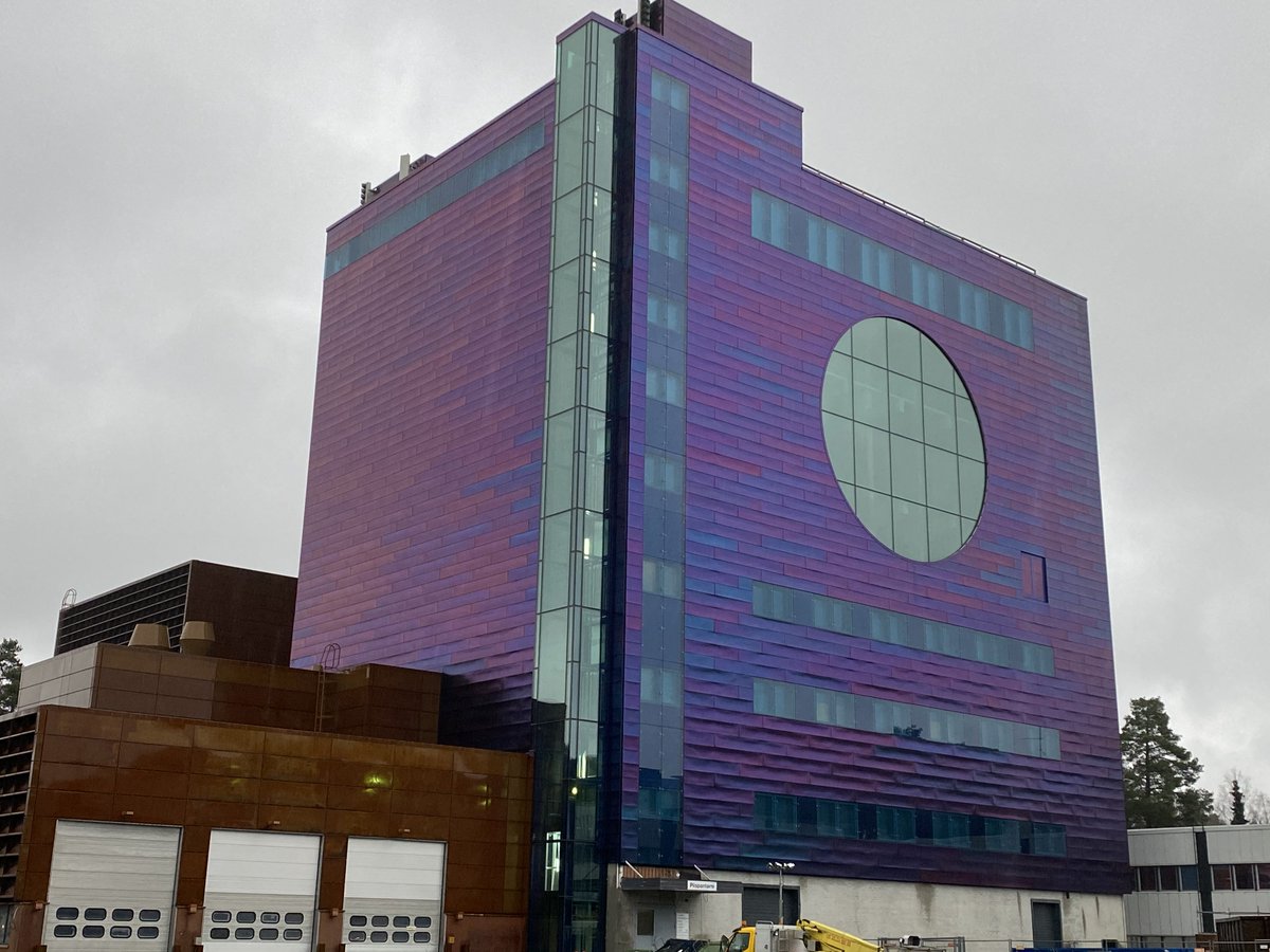 HARMAN_Pro's tweet photo. Piispantorni, the tallest building in the Finnish city of Kaarina, received a steel 82ft mural façade. Turku Energia implemented a dynamic underwater-inspired lighting design with Martin Exterior Projection 1000 fixtures supplied by Studiotec.

Read more: https://t.co/u6t50VZgxK https://t.co/cHzCZO8r00