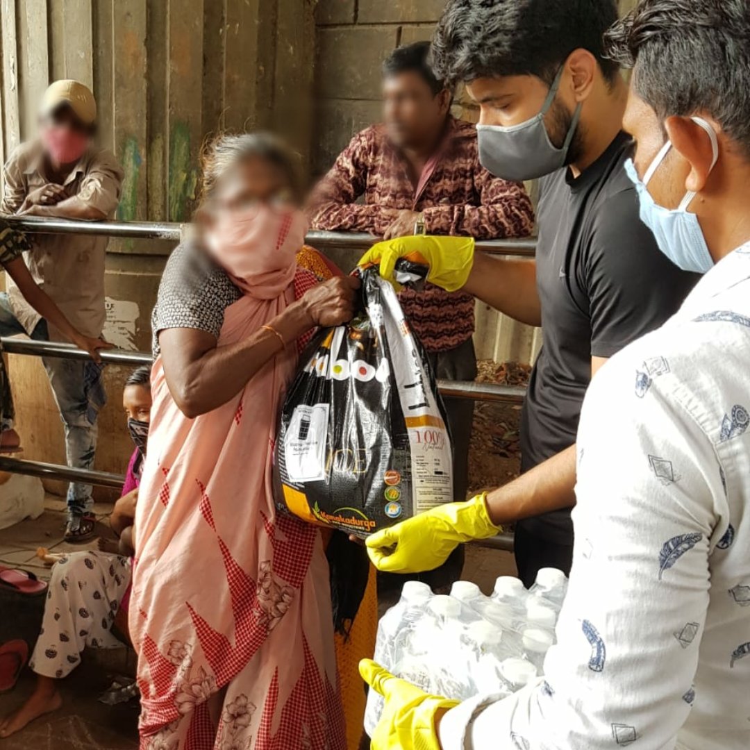 *As we progress, we will focus on groceries. Our first batch of groceries are being distributedBased on the expansion, we have activated our Report Hunger initiative. This allows anyone to report a distress call from the Mumbai Metropolitan Region http://bit.ly/KCReportHunger 4/8