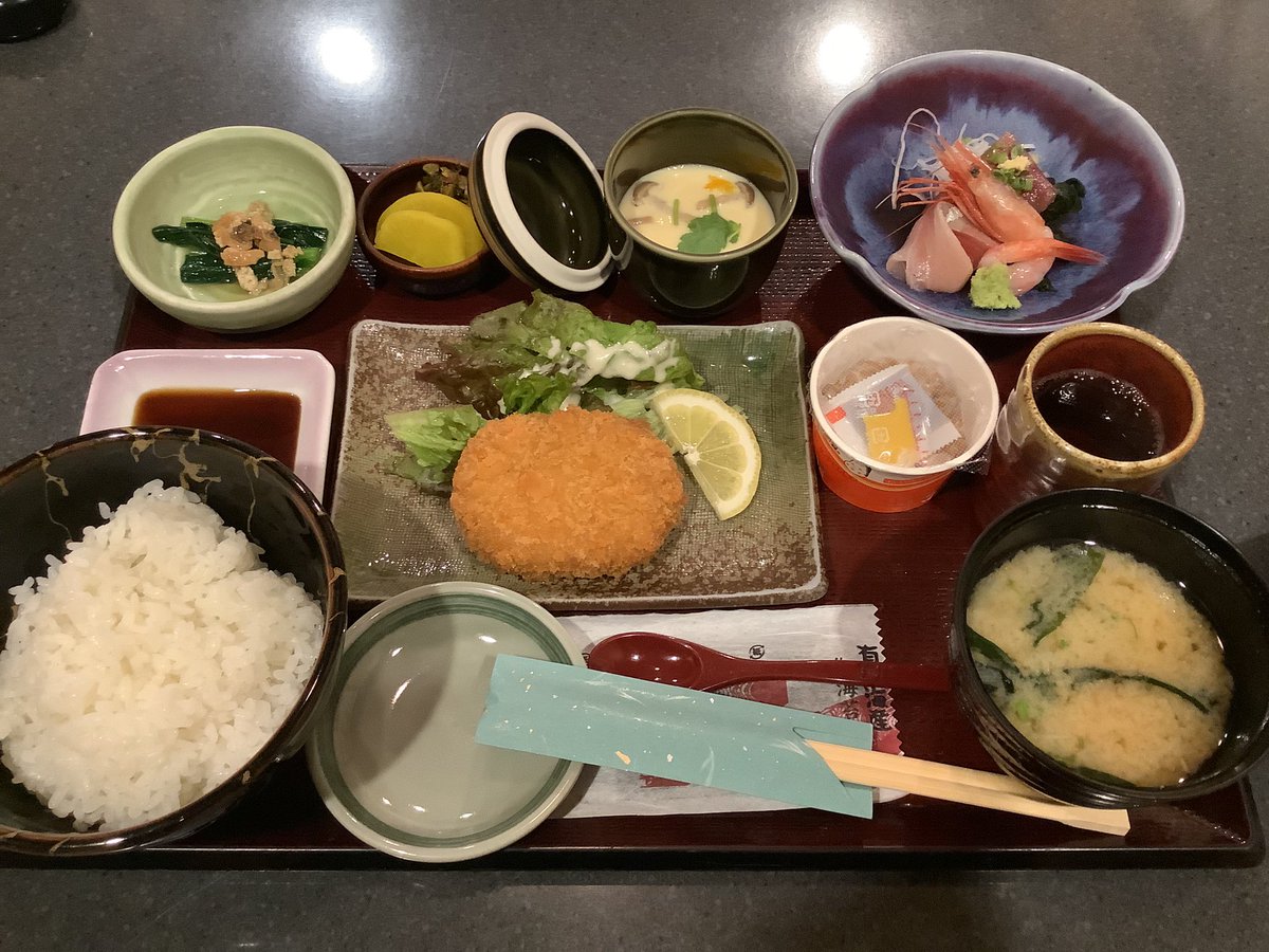川越第一ホテル 川越駅東口より徒歩3分 21年4月29日 木 本日の朝食 献立は 小鉢小松菜と浅利のしぐれ煮 刺身 牛肉コロッケ 茶碗蒸し 焼き海苔 香の物 ご飯 味噌汁 川越 朝ごはん 朝食
