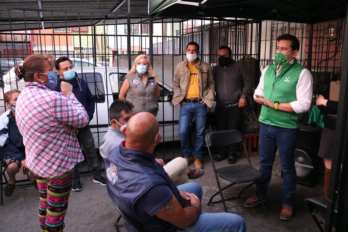 JaimeTrejoRojas's tweet photo. Me reuní con los vecinos de La Pila y ahí escuché lo que por años les ha hecho falta. Atender sus demandas es fundamental y en el Verde nos sumamos a ellos. #MetepecVerde #ElVerdeContigo https://t.co/R2rhwVMqKW