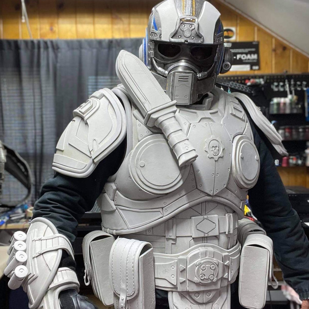 onyx_dezz's tweet image. With some new hd foam parts added to my previously made COG helmet, this concludes my gears tactics cog soldier build. Once its all painted i will add the rest of the accessories. All armor made with sks props hd foam. Today also marks the 1 year celebration of #GearsTactics  🎉