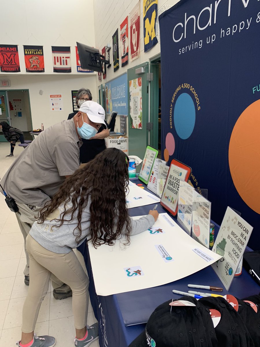 angelssweetcake's tweet photo. #StopFoodWasteDay at Tolleson Elementary, we had a Goal of raising 300 lbs. of donated dry goods and we have Surpassed our Goal! Thank  You Sheely Farms Elementary for your Kind and generous ♥️@LupitaHightower @compassgroupusa @ChartwellsK12 https://t.co/zUceSOD2Su