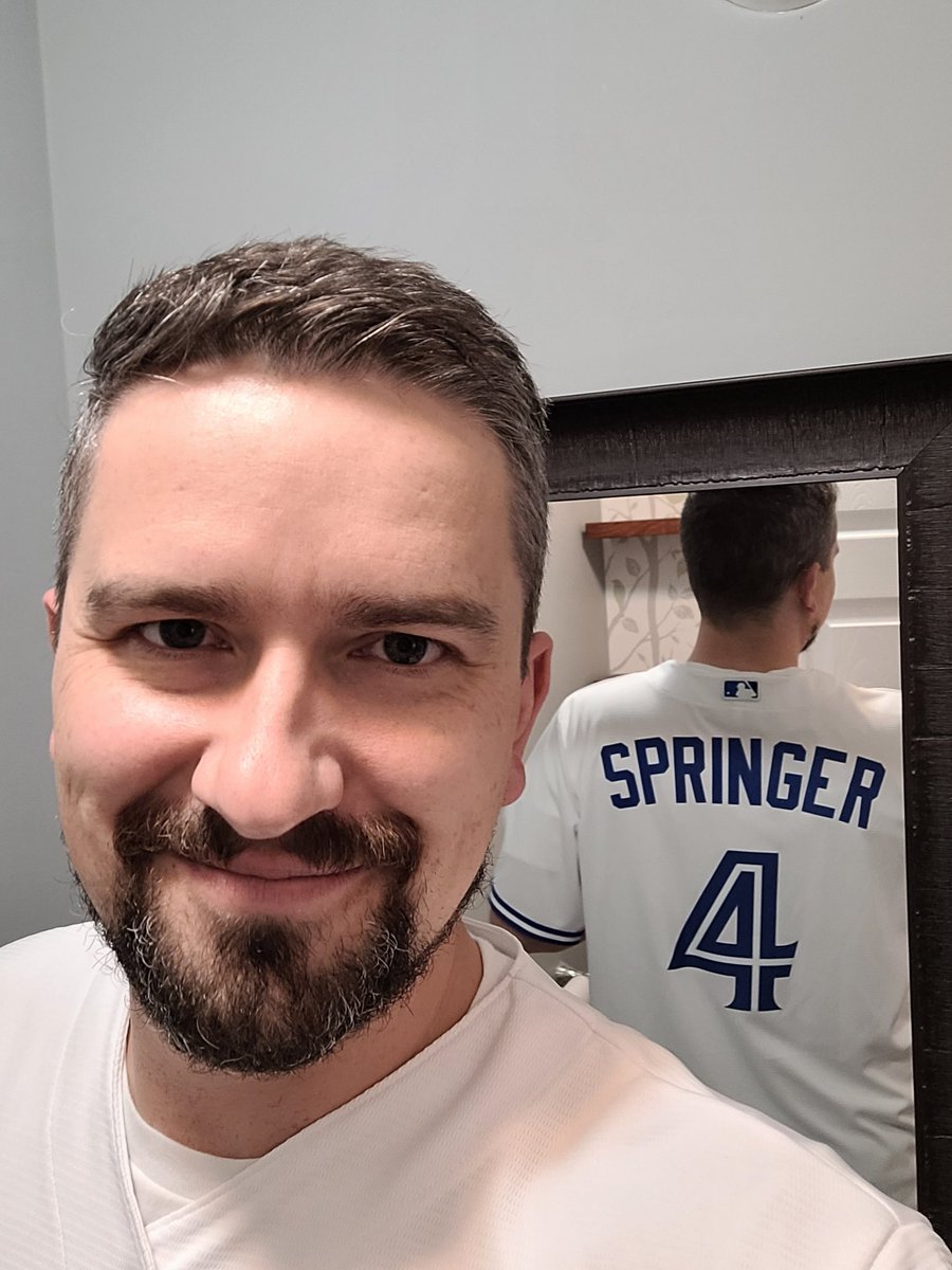 bttwitted's tweet photo. #SpringerDay Let's go!! @BlueJays https://t.co/OlCJjQp3a2