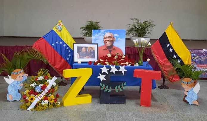 #28Abr || @Mercal_Tachira_ participa en homenaje realizado por las fuerzas vivas en la entidad, al Maestro Aristóbulo Istúriz, recordando su legado humanista, desde los primeros días de la Revolución Bolivariana.
<a href="/JesusSZambranoV/">Jesús Zambrano</a> 
<a href="/FreddyBernal/">Freddy Bernal</a>
#AristóbuloPorSiempre