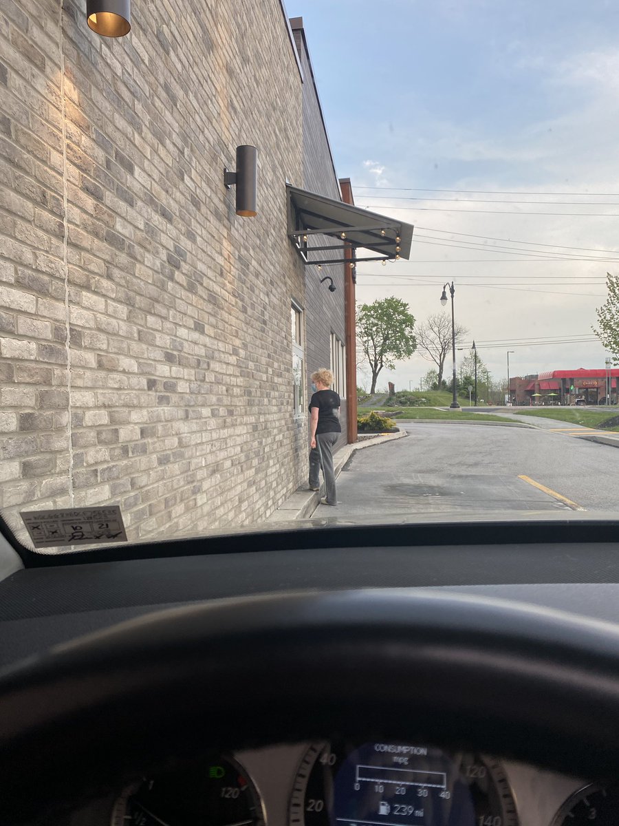 Stephanie P tweet media