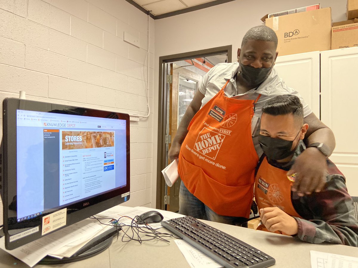 THD_Daisy's tweet photo. Just two new co-lumber DHs ready to take on their department and learning to be leaders together... I live for these little moments! π #knowledgedepot #develop https://t.co/KNMnMcxTaB