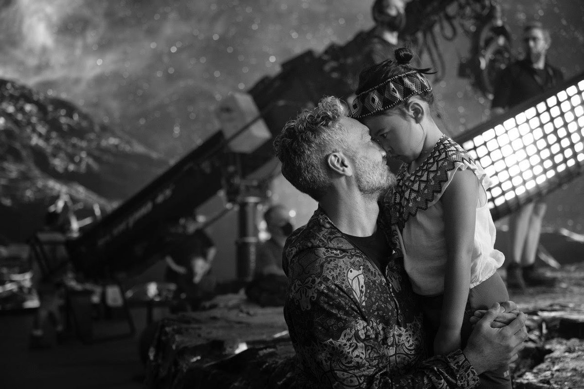 TaikaWaititi's tweet photo. Sweet photos of me tenderly criticising my 5 year old's performance and telling her where she went wrong in the last take. And the aftermath. #dadwin #SpendingSchoolHolidaysAtWORK
📷: @jasinboland https://t.co/YOicIONLfk