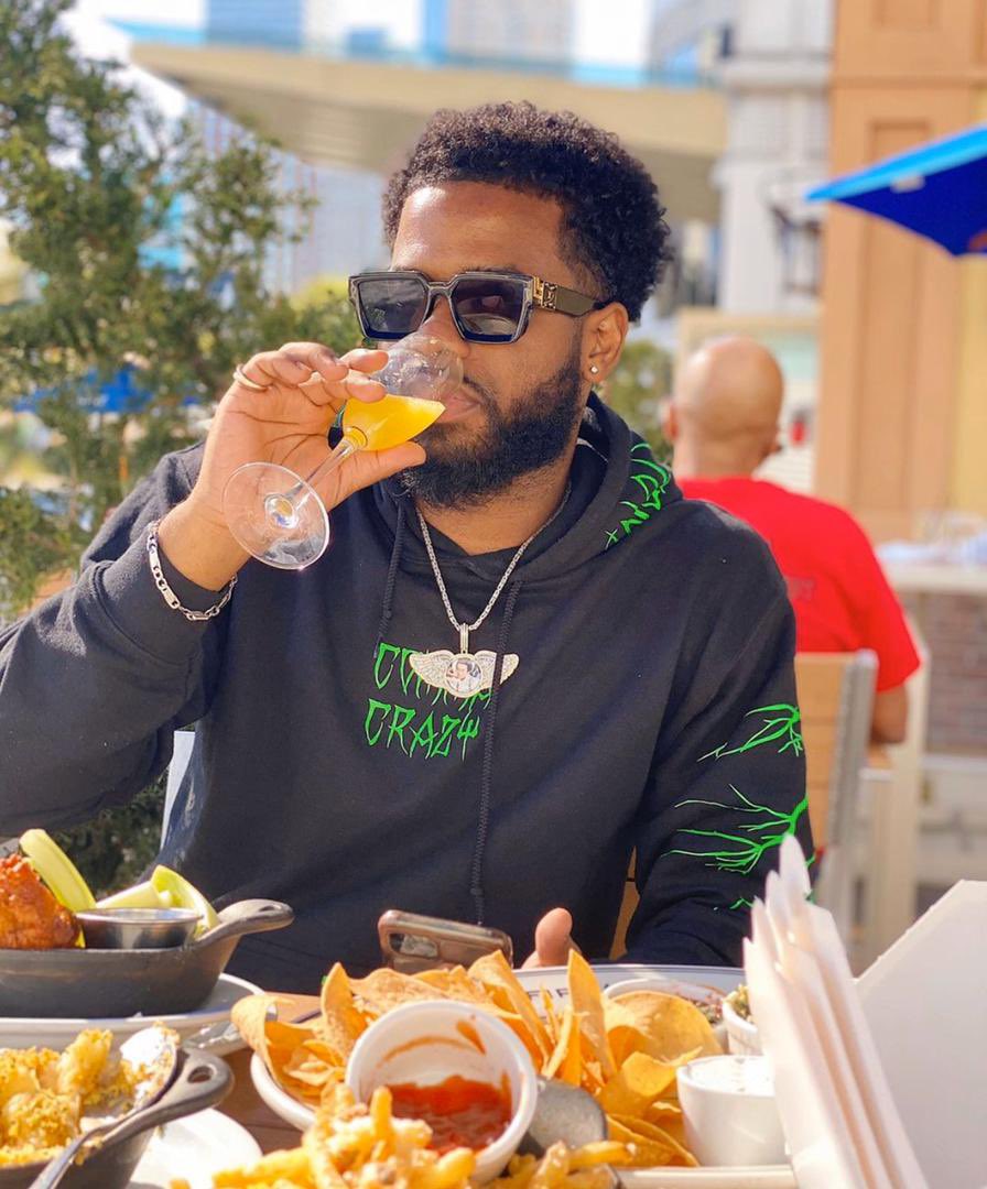 jerrycryptoc's tweet image. l can show you how to make your hourly wage in minutes by trading in the HFX market •Want to to know how? DM " Wealth" to get started