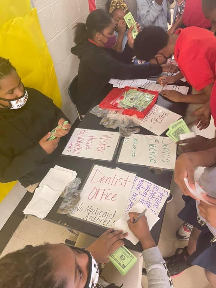 sthelenasupe's tweet image. SHATA teachers rock! The entire school participated in a LEAP Real World Experience. Students spent the first part of the day in their content classes and spent the last part engaging in real-world activities to practice skills they need to #Scoreup. #sthelenawinning