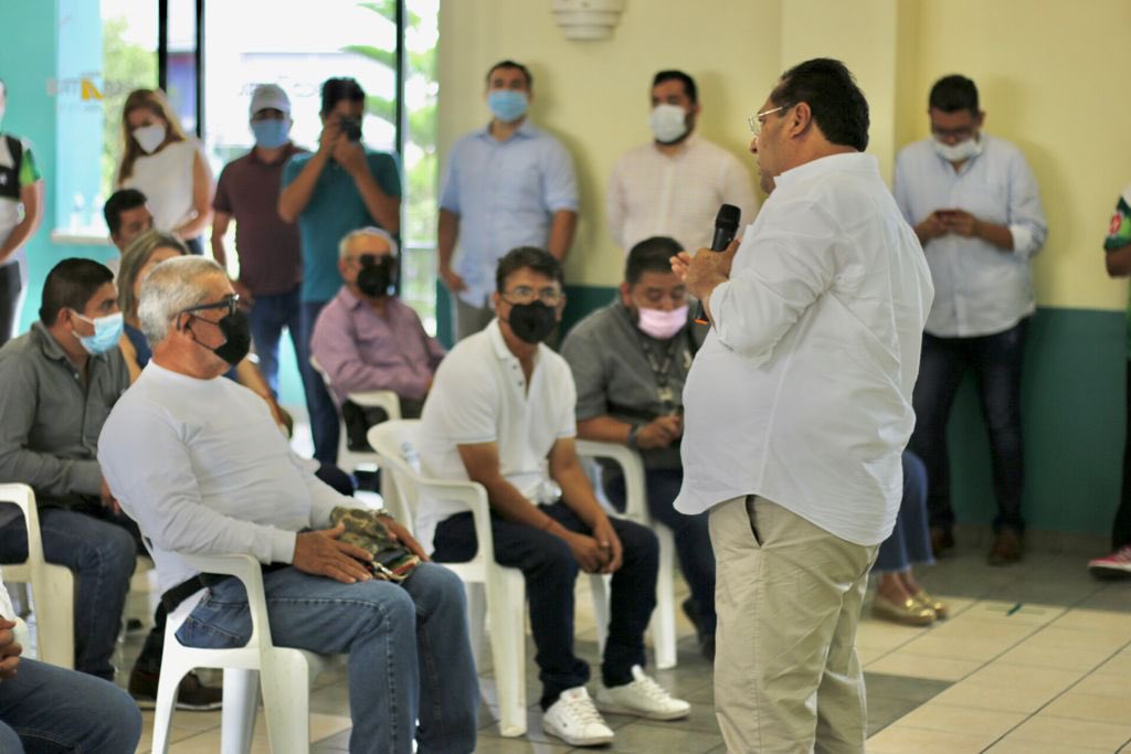 CrhistopherJGN's tweet photo. Me tocó acompañar al candidato Fernando Pucheta al encuentro con el sector transportistas de Mazatlán. Con las mejores propuestas de la mejor fórmula con Mario Zamora #VamosXSinaloa
#yosigoconpucheta #vamospormazatlan #MarioZamoraGobernador @MarioZamoraG @PuchetaOficial https://t.co/jBLhlYMiFP