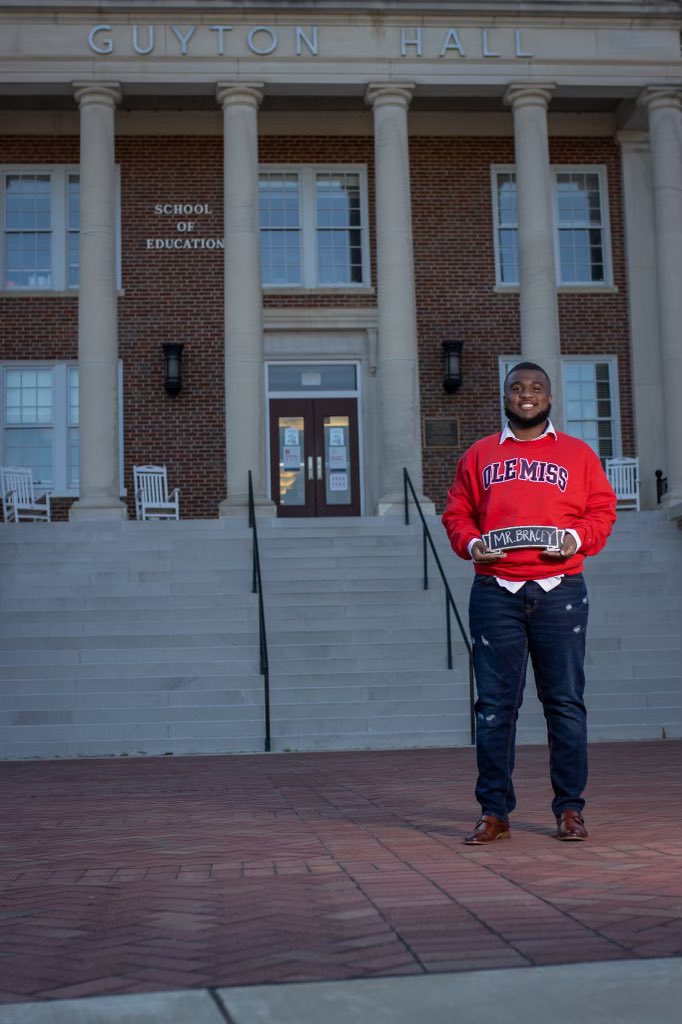 Representation Matters 🍏👨🏾‍🏫

Being a black male in the Education field is a rare commodity. Become the change that you want to see!🤎💪🏾

#HottyToddy 
#BlackMaleEducators 
#Classof2021