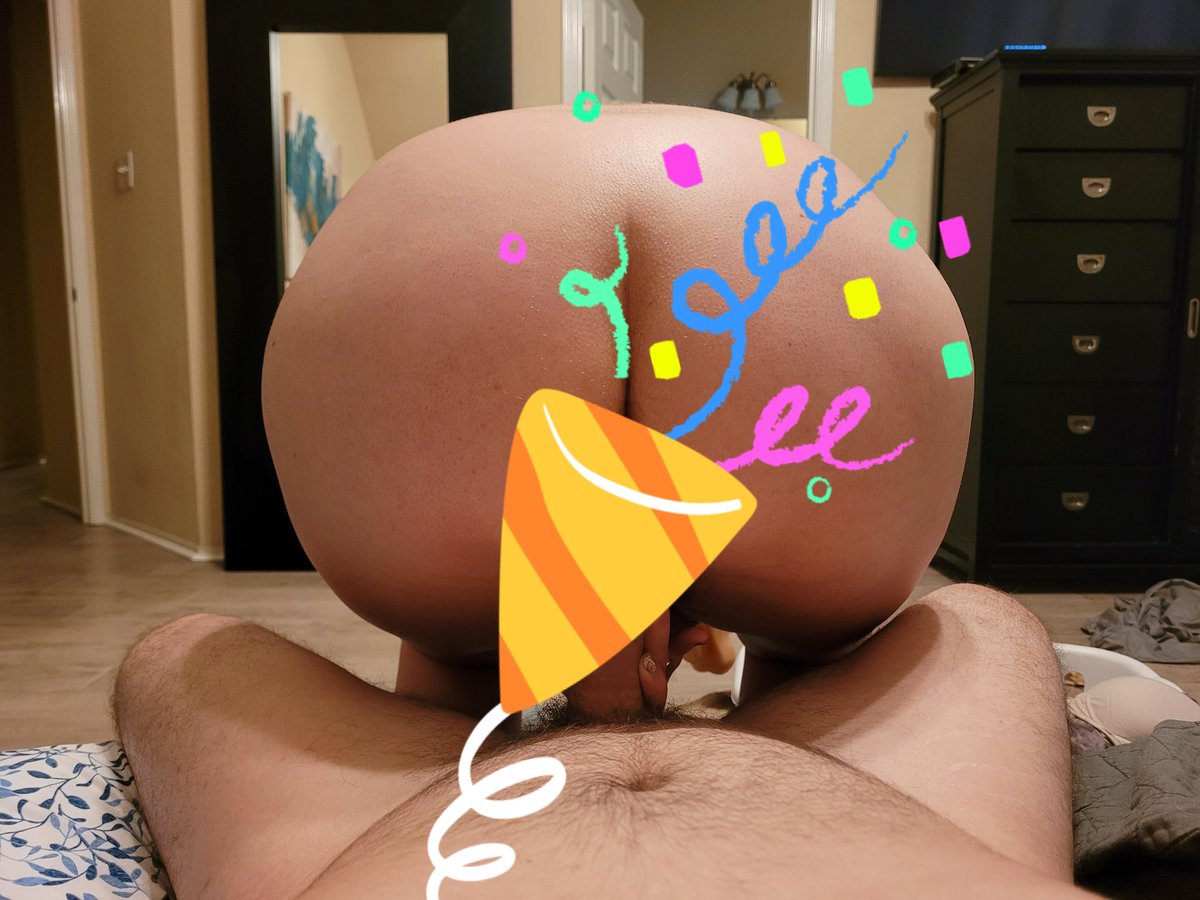 LoveLLynn1's tweet photo. About to ride my obedient boy and tease him until he can't hold back anymore! 😉 #milf #horny #hornyaf #cumshot #tributeswanted #porn #onlyfans #mom #slut #slutwife #hotwife #bigtits #bigtitqueen #bigtitsmom #fuckme #dominant #callmemom #reversecowgirl #texasmommy #creampie https://t.co/7LXNb2vbB3