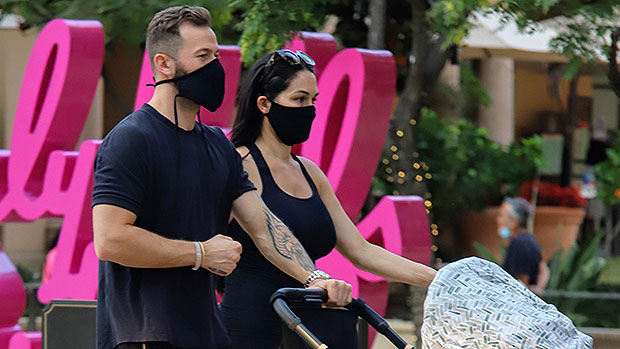 Nikki Bella Claps Back After She’s Bashed For Vacationing Without Artem Chigvintsev & Their Baby https://t.co/qVda8c850C https://t.co/uOPk1DTCnm