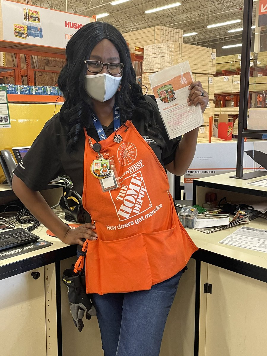 Kelly is knocking it out of the “Pro” park! Double digit assigned account growth as well as closing some big tickets this week!!
