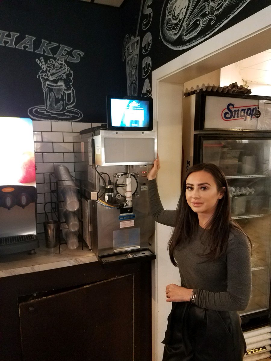 TaylorofCT's tweet image. The Place 2 Be, South end, Hartford!  Another great adventure with the amazing Gina!