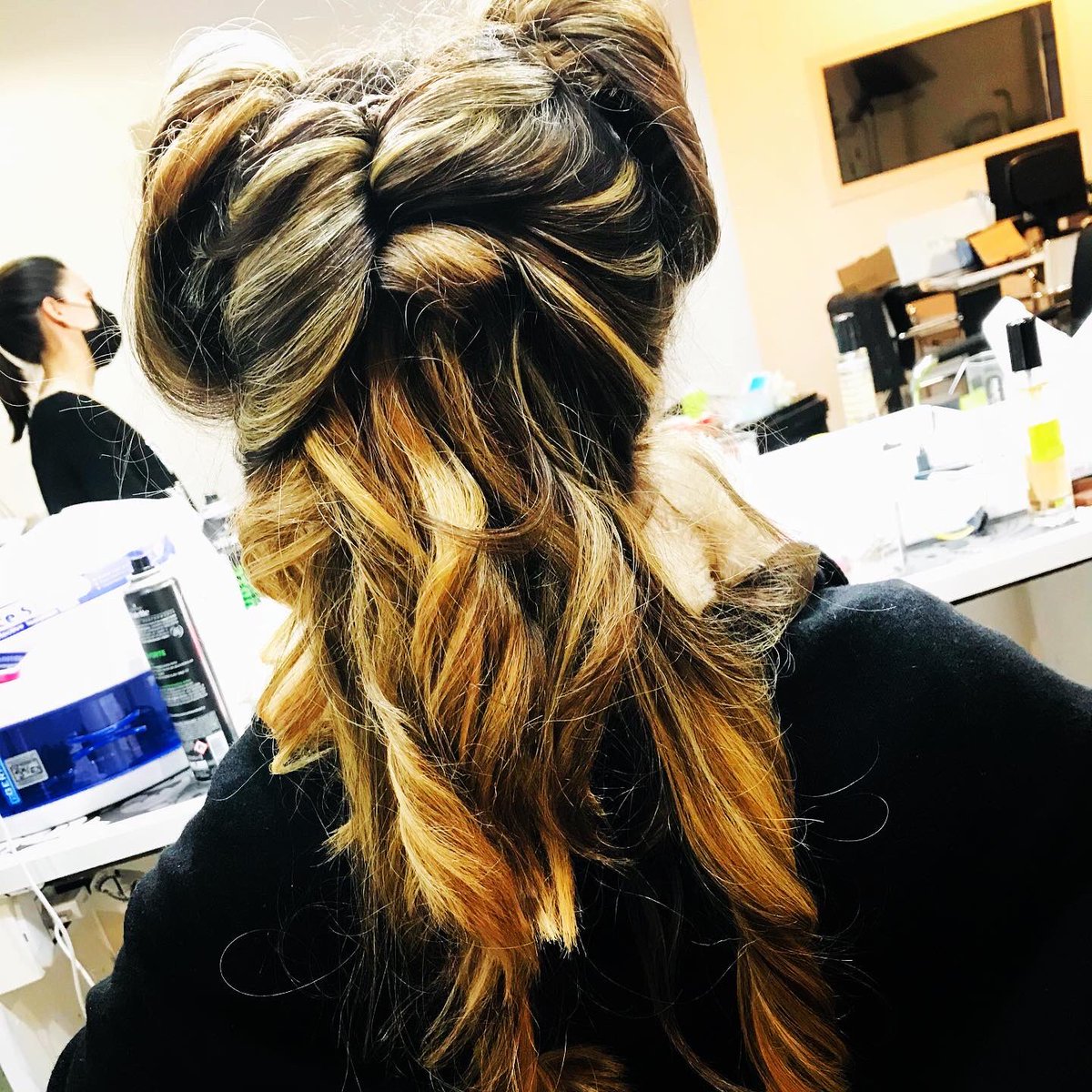 emystudiosroma's tweet photo. @emystudiosroma #emystudiosroma #shooting #hair https://t.co/c9AfaJGMK5
