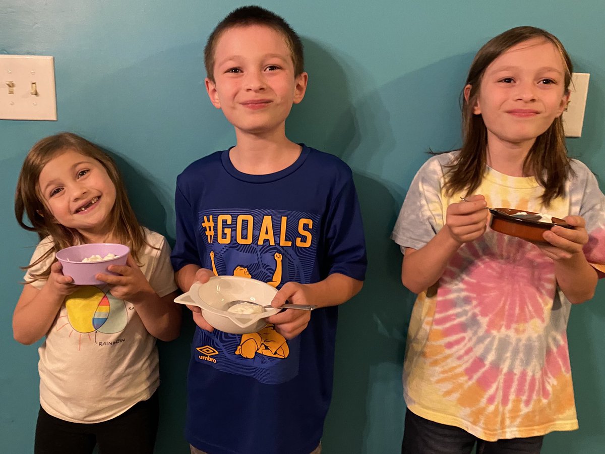 JessicaShares's tweet image. The ice cream was their favorite experiment of the day! @VaughanRockets #vaughanstem