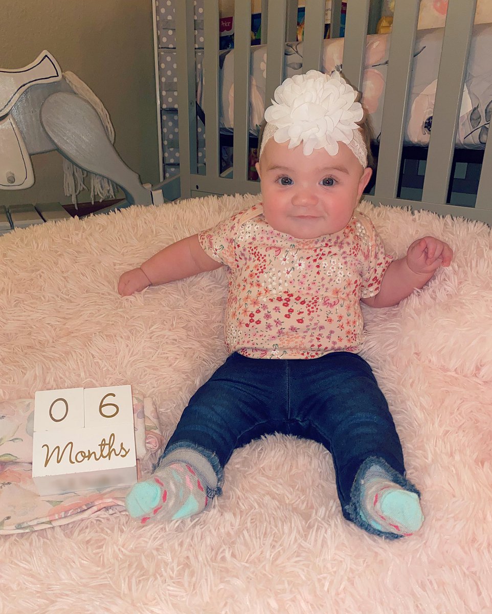LaciGreen17's tweet photo. My 6 month old💗 https://t.co/oBIf8KfPm5