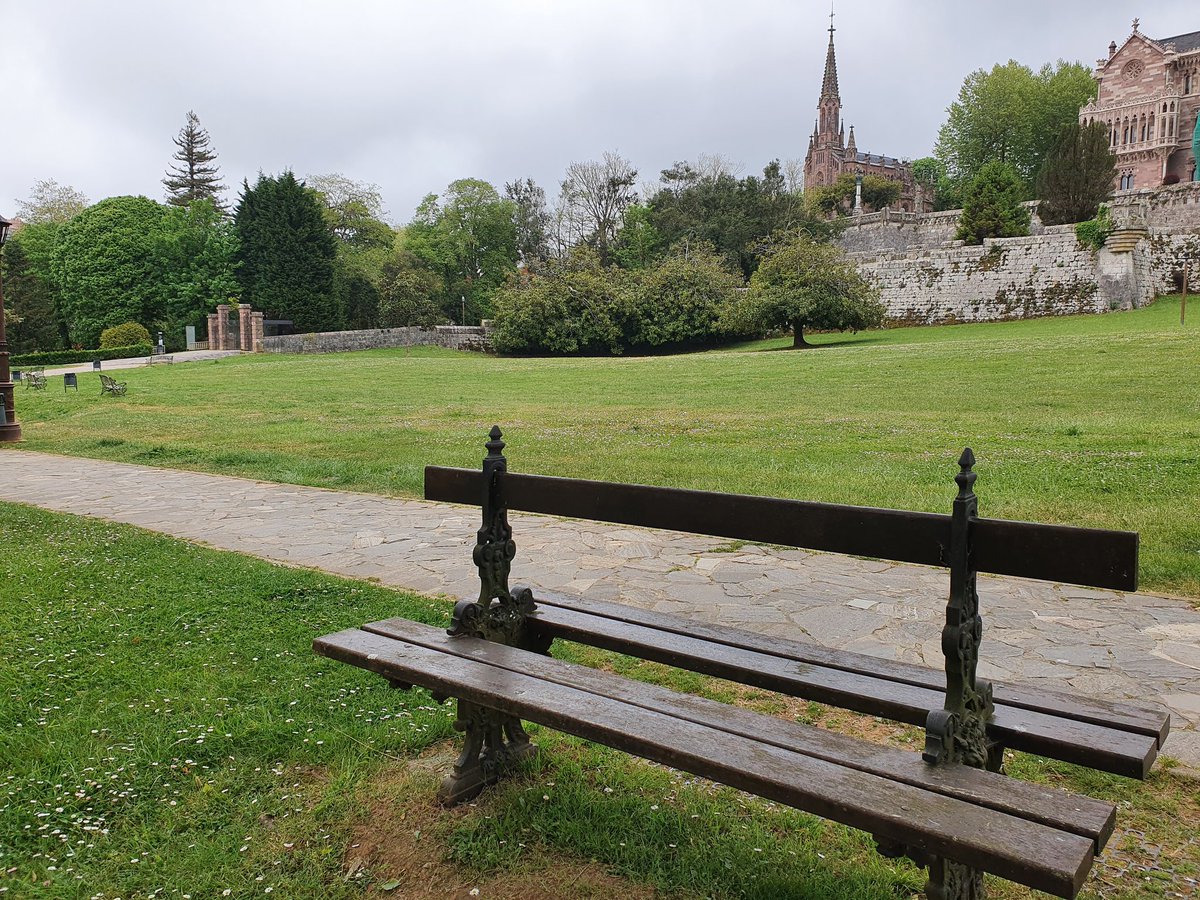 ❤ Si tú también has vivido buenos momentos en este lugar...

#Comillas #BancosDeComillas
#Recuerdos💭 #FelizJueves