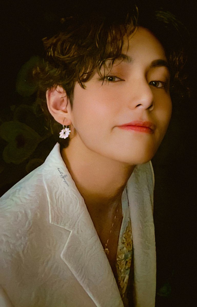 taehyungpic's tweet photo. ♣️✨ #V #TAEHYUNG https://t.co/PisdVlxgvl