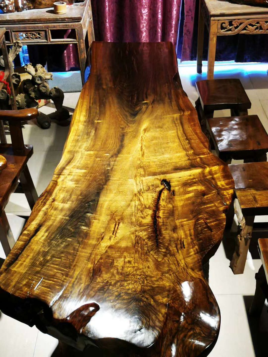 Artjewelrydesi1's tweet image. How can you not move, such a beautiful gold nanmu table and ornaments?#epoxytable #coffeetable #customdiningtable  #Oceantable  😎😎😎😎😎😎😎😎     
etsy.com/shop/oyowooaDI…