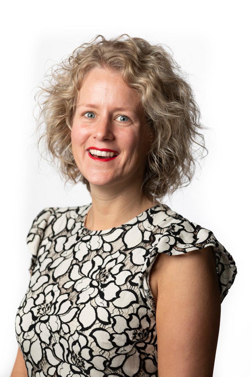 Maike Warrink is benoemd als directeur van Het Stedelijk Vakcollege. Zij is ook directeur van Vakschool Het Diekman. Deze locaties werken al intensief samen aan één doorlopende leerlijn, daar past een centrale aansturing bij. Wij wensen haar veel succes!