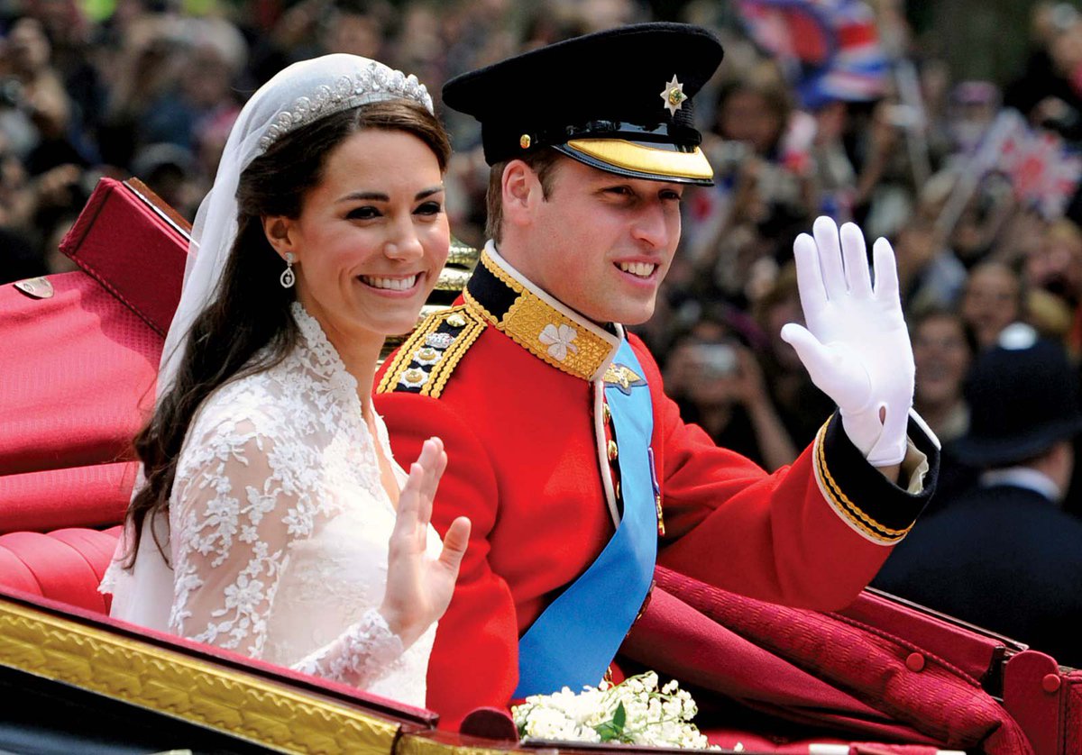 RoyalSourceFR's tweet photo. William et Kate fête aujourd’hui leur 10 ans de mariage. Le mariage du siècle a eu lieu il y a 10 ans!

Happy anniversary to the Duke and the Duchess of Cambridge @KensingtonRoyal. https://t.co/kETKz2ctwS