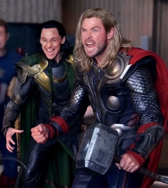 RT @_CeLLA_W: Happy #Thorsday 
Avengers >Loki and Thor moments https://t.co/Iq0AzKpawy