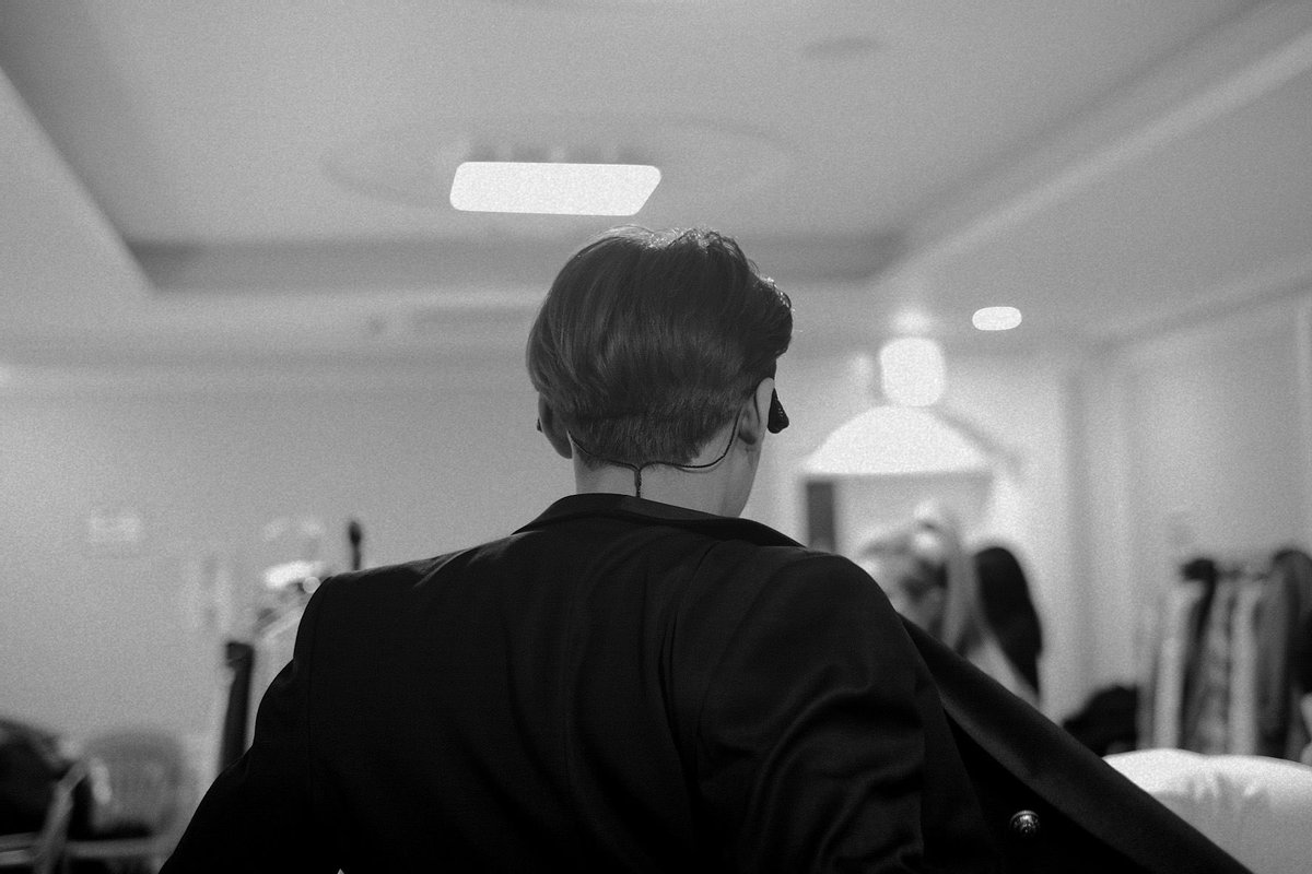 GYULIVERE's tweet photo. I miss backstages and all the hustle bustle before setting our mics in, heu....... https://t.co/IxSTxNIKTK