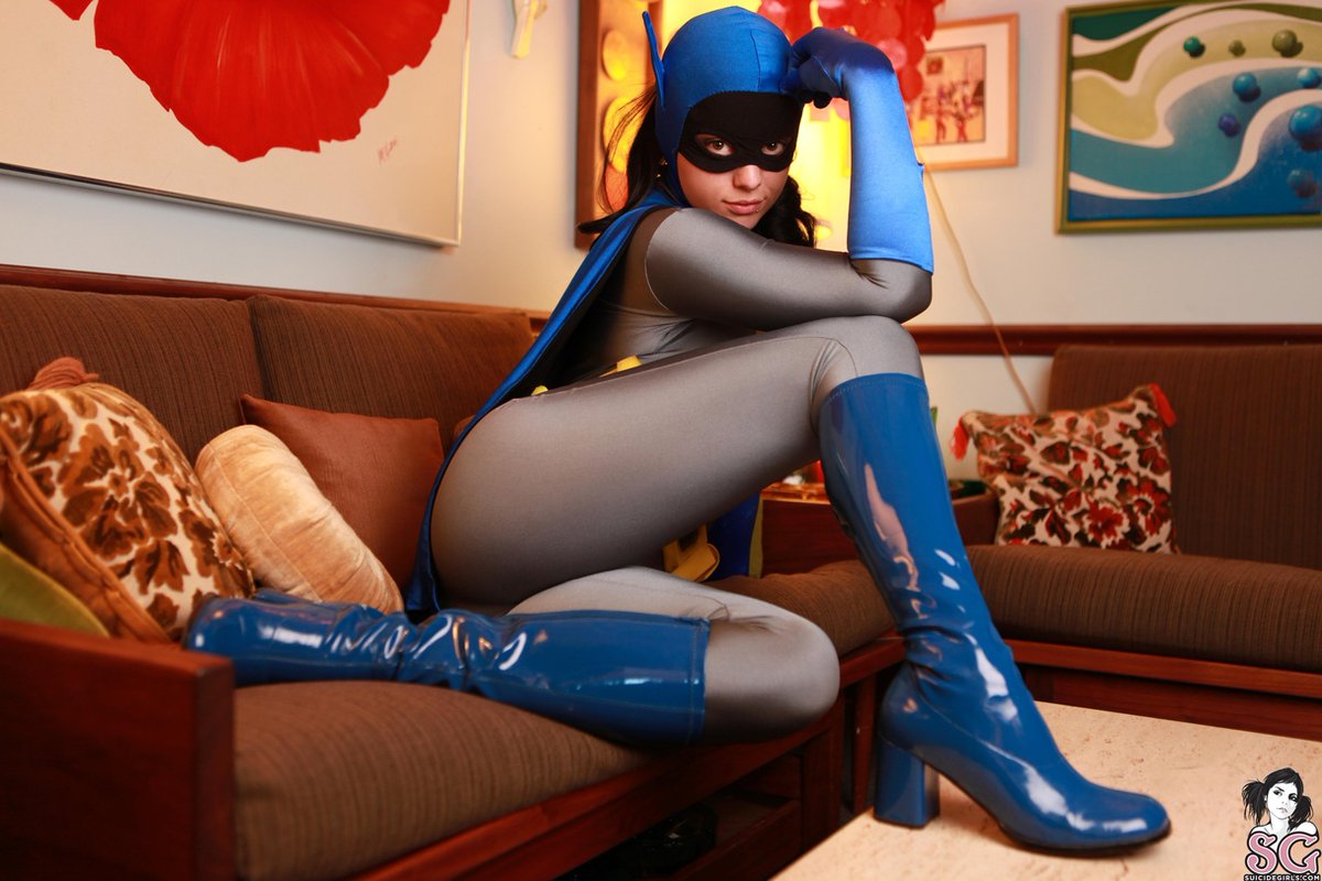Radeo is on call in her Batgirl cosplay on #SuicideGirls - https://bit.ly/3...