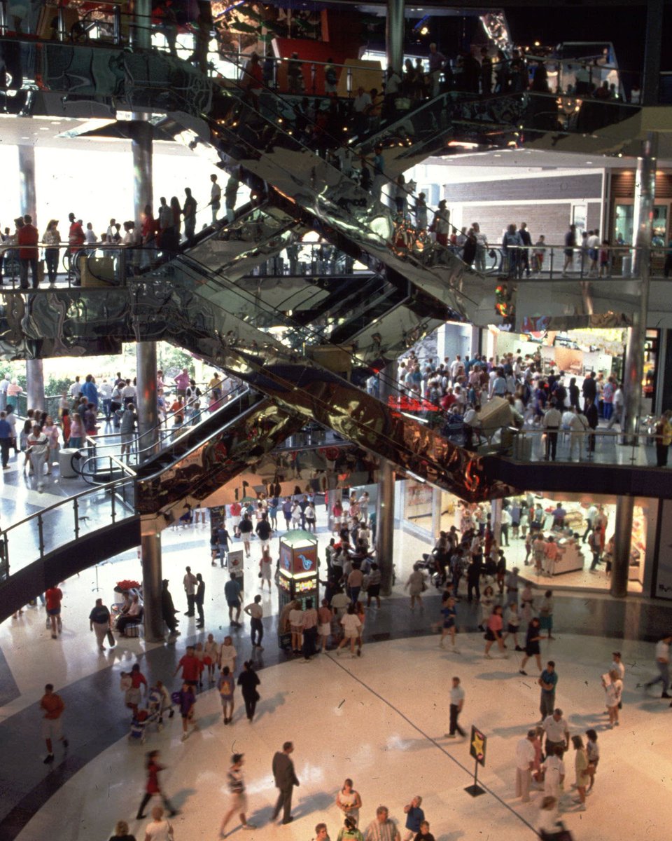 griffin__page's tweet photo. Savannah Mall 
Savannah, GA https://t.co/UfI1kCeXk3