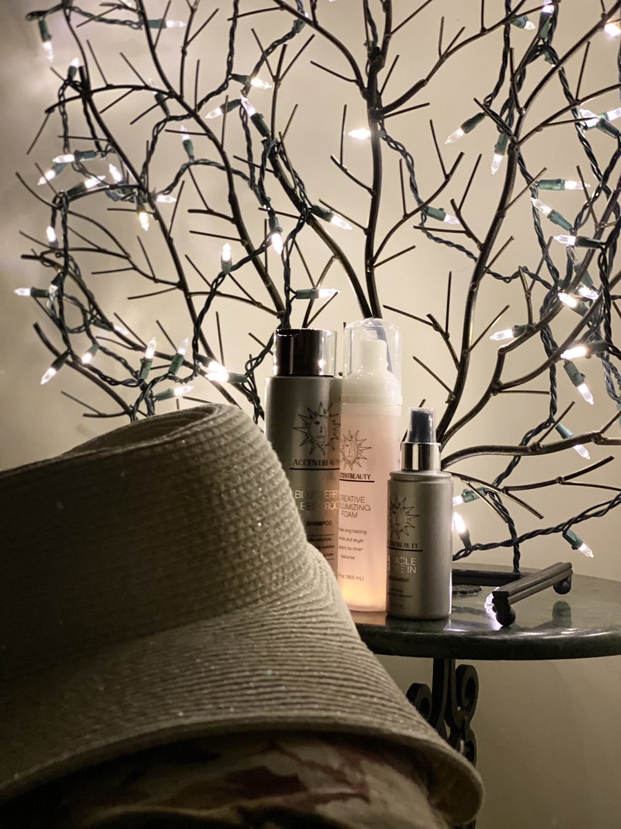 ACCENTBEAUTY's tweet photo. With a miracle in a good mood! 🤩 

#hair #organichairproducts #OrganicBEAUTY #accentbeauty #hairtransformation #HairyGoddess #hairy https://t.co/x448wqeB3q