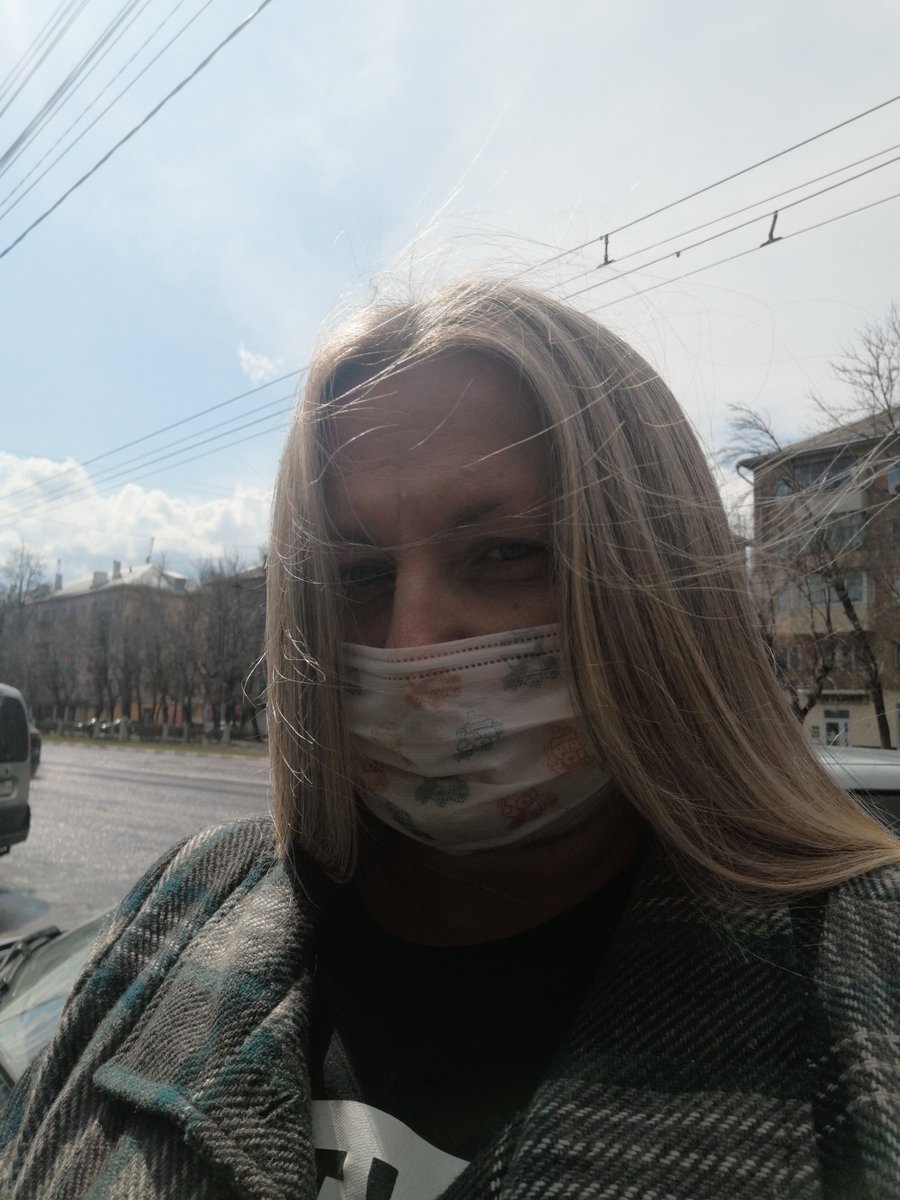 VerMat23's tweet image. Удобная вещь-маска😷Не успела утром навести марафет, надела и живи без бед! 😜