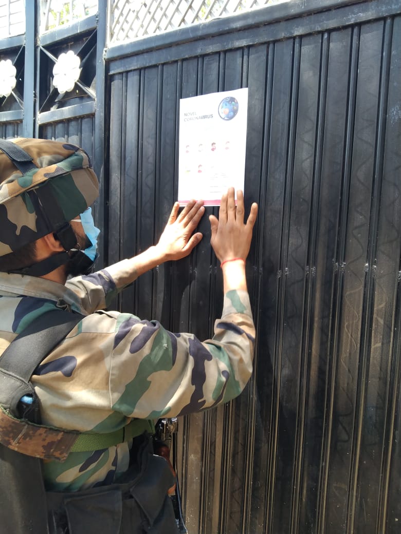 JannateKashmir8's tweet photo. #ACTIVITY: COVID-19 AWARENESS CAMPAIGN - SAFETY FIRST.
#LOC : NS BALA.
#Channelisation of youth energy in positive direction. 
#kashmir. https://t.co/uwEdUVUOS2