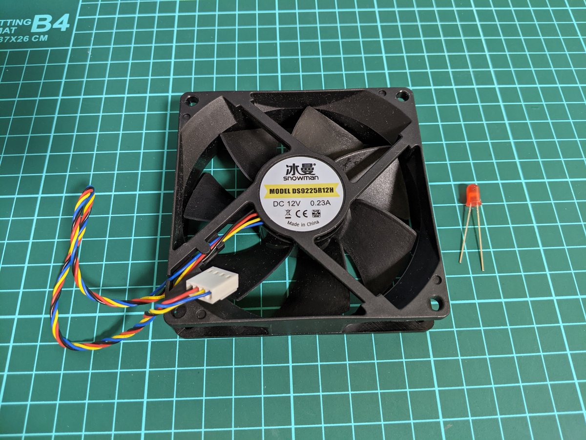 JP_Hide_G's tweet image. Lチカでは終わらないぞ～🤔
今度の教材はファン速度制御だけど💨
負荷電流を考慮してLEDの明るさで代用💡
PWM制御

#arduino #電子工作 #seeeduino