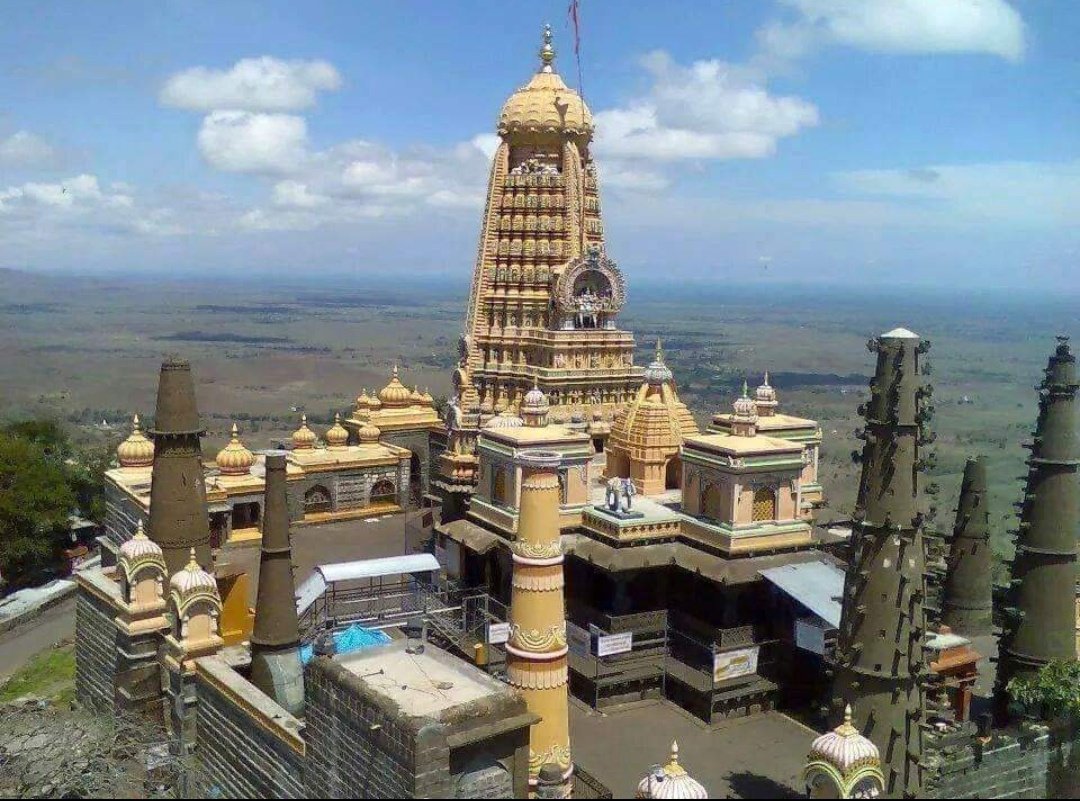 Shikhar Shinganapur,Dist- Satara Maharashtra.
A Mahadev temple with its high Shikhar on a mountain. 
@maha_tourism @tourismgoi @incredibleindia @tiwary02 @almightykarthik @Ateendriyo 
#DekhoApnaDesh #Satara