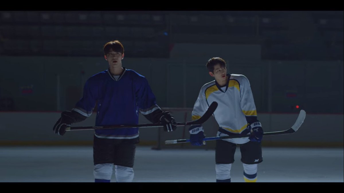 They are nothing alike in personality, but dare I say V sees something of himself in Han-seo’s alienation and loneliness?(Also: these hockey scene parallels tho)