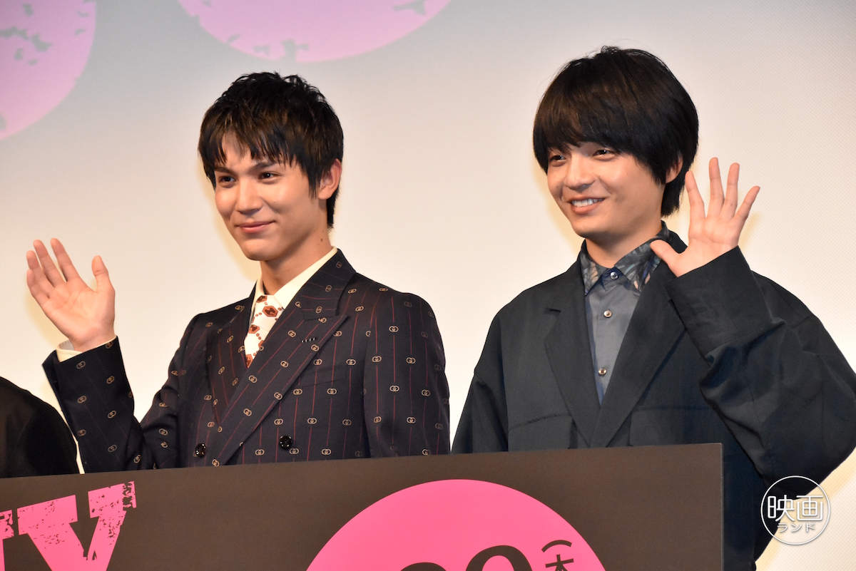 eigaland's tweet photo. 中川大志、岡山天音との“キス”に「あの感触は忘れられない」『#FUNNYBUNNY』続編にも意欲

🔻フォトギャラリー/写真13枚
https://t.co/kynEnhXOjr

@FUNNYBUNNY2021 #中川大志 #岡山天音 #飯塚健 #ファニーバニー https://t.co/KdaEQglp4G