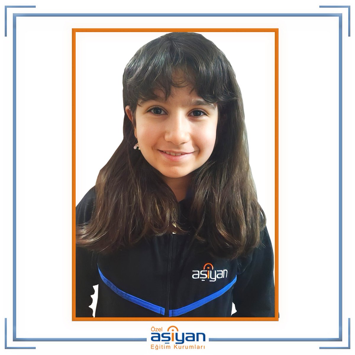 5/A Sınıfı öğrencimiz Selen ÖZBİLGİÇ yarı finalde.. 
32 öğrencimizin yüksek başarı elde ettiği Little Hippo dil yarışmasının çeyrek finalinde en iyi başarı derecesinden dolayı Selen'i tebrik ediyor, İtalya'nın Venedik şehrinde gerçekleşecek son buluşmada yer almasını diliyoruz!..