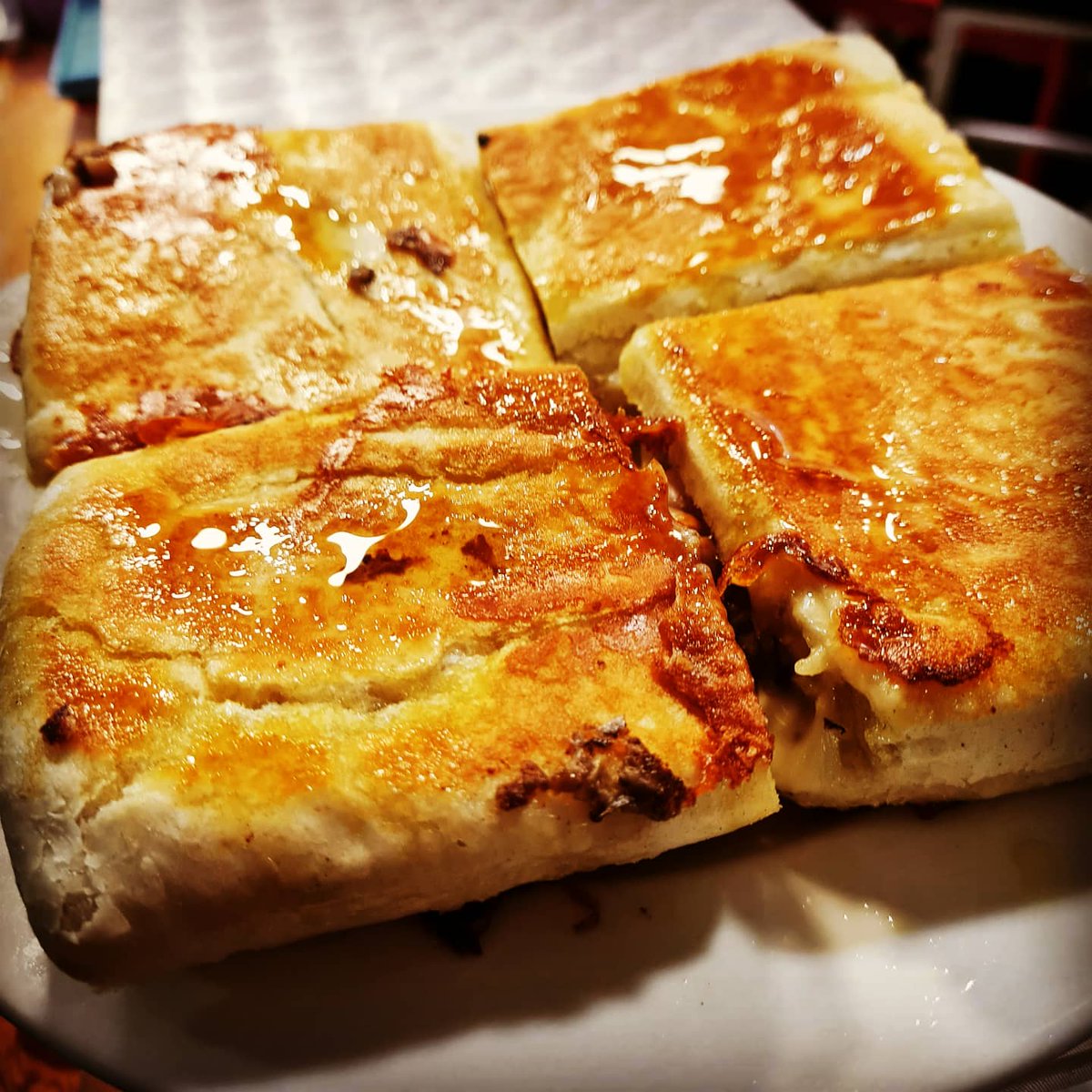 Panes auténticos, de Panadería El Paraíso, para los Tabernícolas y los Bacos que os saben a gloria.

#pan #panaderoartesano
#latabernadebaco #orejadecerdo
#callelaurel #callesanagustin #larioja #logroño #localseguro #glutenfree #tapas #pinchos  #libredegluten #hotspicyfood #aove