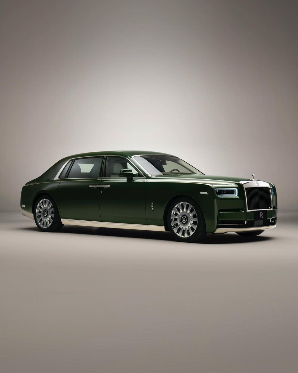 B_Lifestyle2018's tweet photo. Introducing #PhantomOribe, a One-of-One #Bespoke Phantom developed in collaboration with #Hermès
Phantom Oribe is a refined creation bringing together the exceptional materials and craftsmanship of the world’s two finest luxury houses.
#BillionaireLifestyle #RollsRoycePhantom https://t.co/vD6cwHszHw