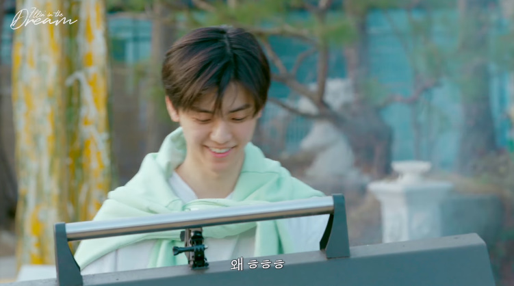 ชอบรีแอคน้องแฮชกับน้องจีซองตอนได้กินเนื้อย่างฝีมือน้องแจมมากเลย อร่อยมากๆเลยใช่มั้ย แล้วดูรอยยิ้มน้องแจมสิ y-y