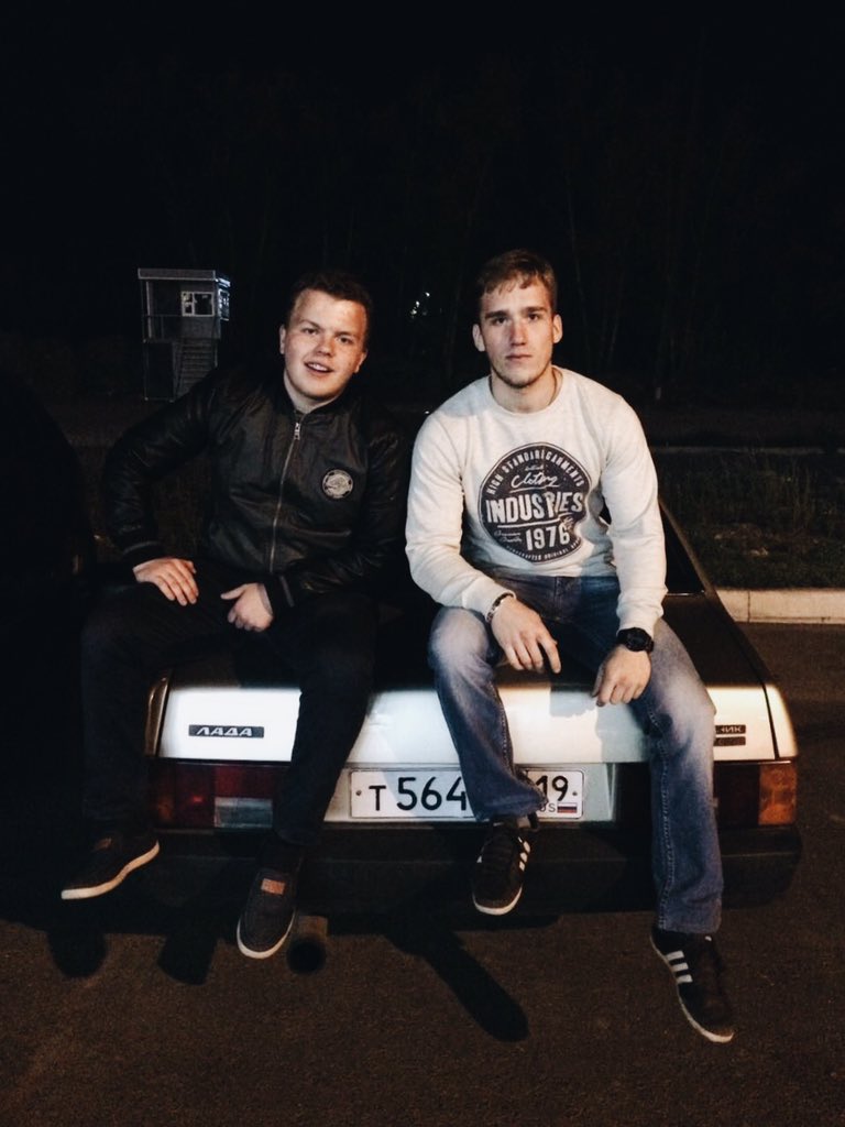 Помню, мне 19, мы с <a href="/shtuimec/">Кудрявый немец 🐻</a>  на золотистой 99 мчим на гаражные посиделки под этот трек. Доехали, я вышел из машины, закрыл глаза, открыл, а мне уже 24