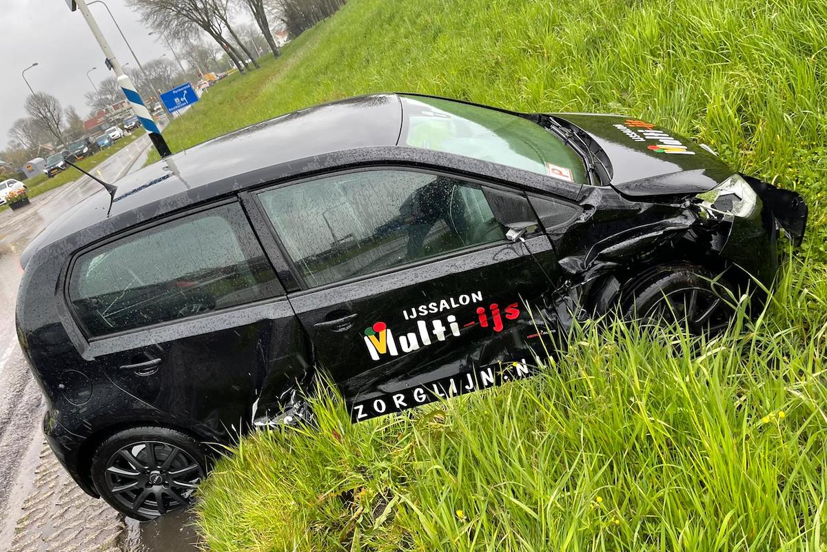 Ongeval op de Zuidijk, bestuurder naar ziekenhuis (video)..
