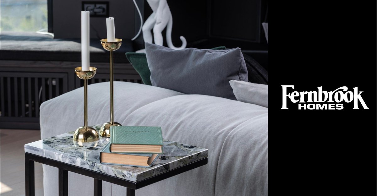 Fernbrook_Homes's tweet image. #ProStyleTip!
When styling your home decor, always style your decorative objects in odd-numbered groupings, do know that three looks best! Items arranged in odd numbers are more visually appealing and effective than groupings of even-numbered objects.