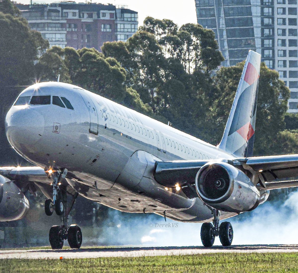 🇦🇷LATAM ARG🇦🇷
.
.
✈️Airbus A320 LV-BRA
📍AEP-SABE
.
#airbus320 #airbus320lovers #airbus320family #airbus320200 #airbus320lover #airbus320214 #airbus320latam #airbus320pilot 
🔺FOTOS PROTEGIDAS POR LEY 11.723🔻