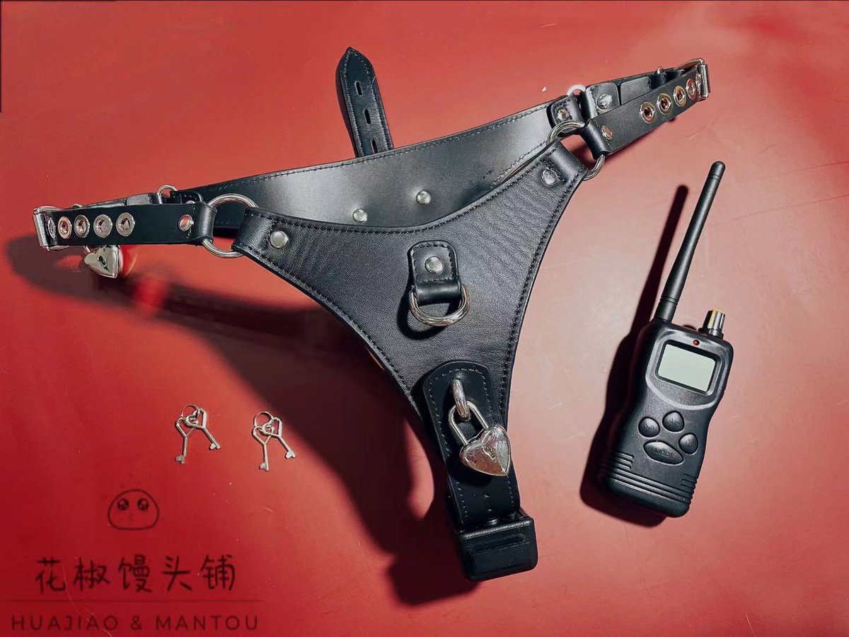 电击贞操带上架了~作为抖m强烈推荐这个！k9+露出神器。
真皮的，800米距离遥控，有锁，可定制~主子给我戴上这个我就瑟瑟发抖，他叫我往东我绝不敢往西，五一打算穿这个出去玩，希望在人群里他能手下留情555 https://t.co/harpubb3VS