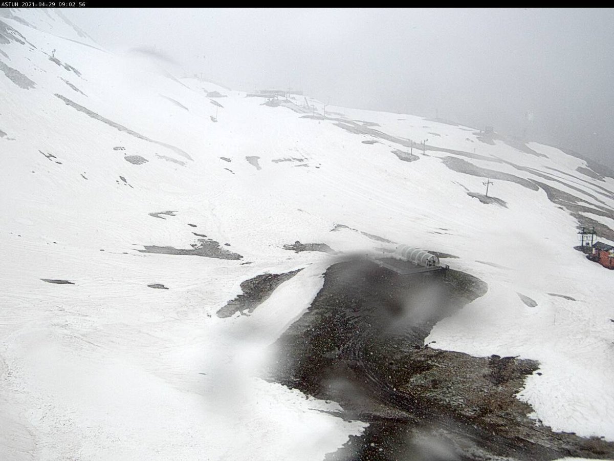 infonieve's tweet photo. Nevando en #Astun! ❄️❄️❄️
· 
📸 @Astunesqui https://t.co/Io9uWvNiAm