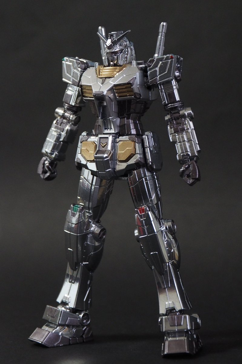 ガンダムマーカー［メッキシルバー］テストとして、GUNDAM FACTORY