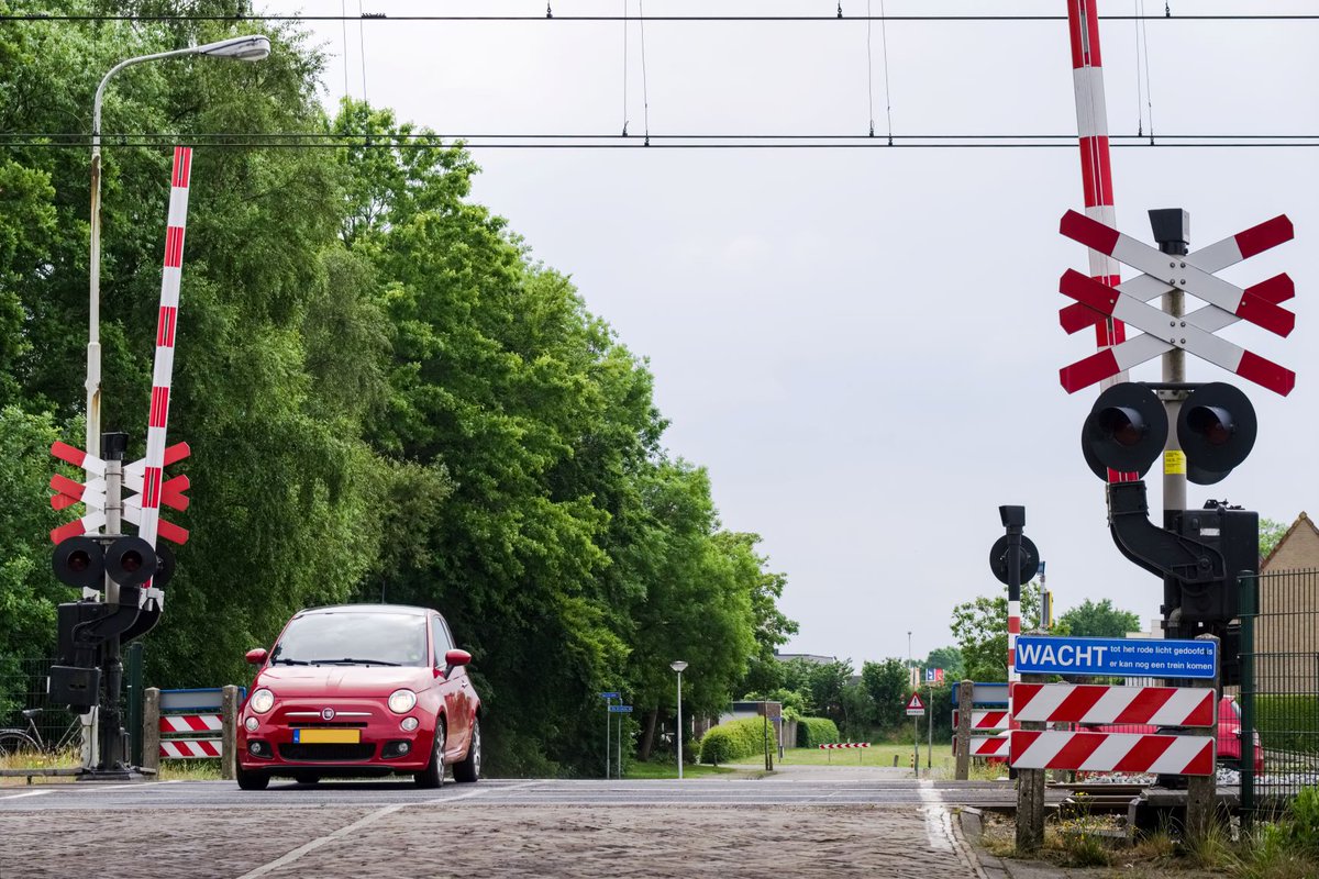 Het wordt steeds drukker op het #spoor. Slimme &amp; #duurzame oplossingen zijn nodig om aan de capaciteitsaanvragen te voldoen. #VRSRailwayIndustry, onderdeel van #Vialis, gaat in samenwerking met <a href="/ProRail/">ProRail</a> verschillende onderdelen van het spoor optimaliseren. bit.ly/331nKe9
